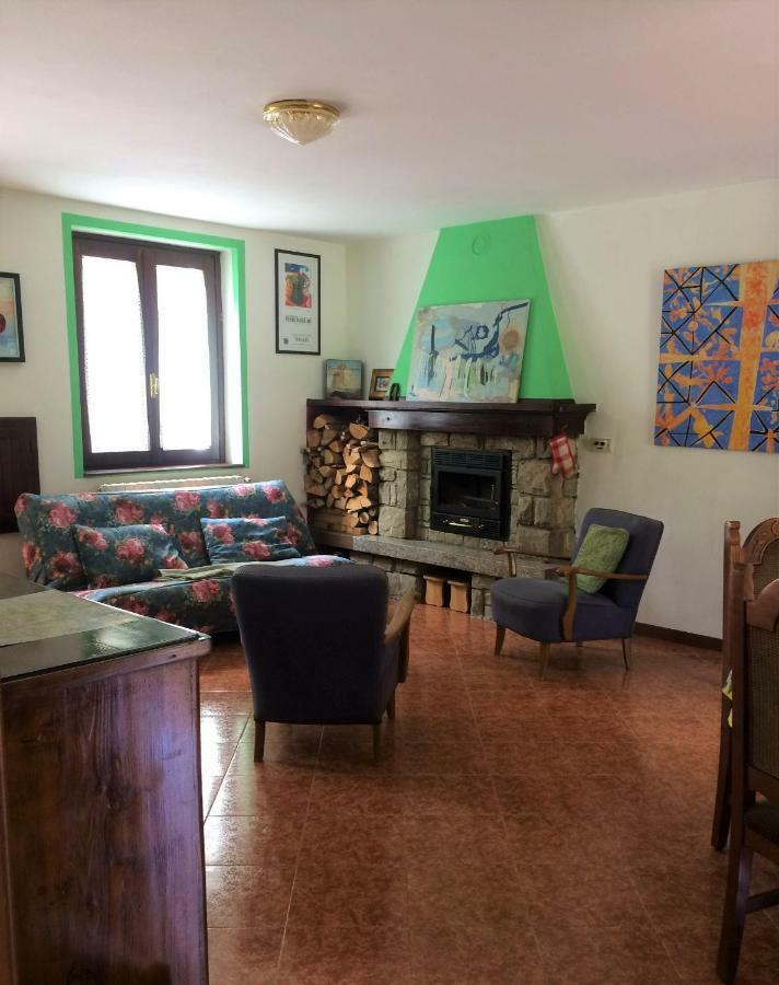 Apartamento Acero Rosso San Colombano Exterior foto